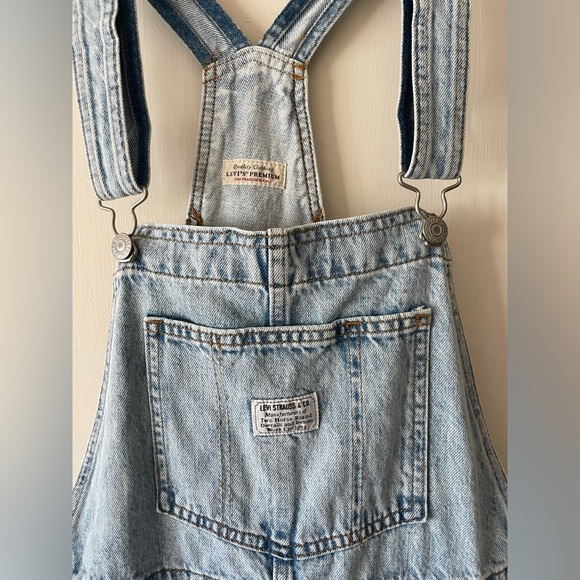 ❤️Sold ❤️ Levi’s | Vintage Style Woman’s Overalls - Picture 2 of 10
